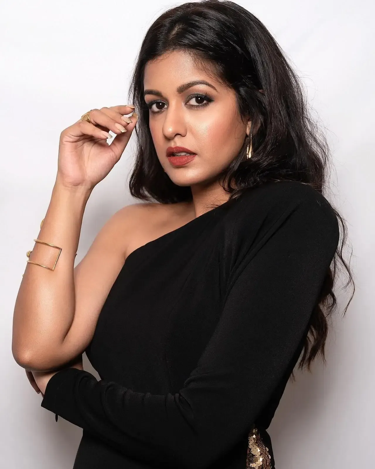 South Indian Actress Ishita Dutta Images In Sleeveless Black Top